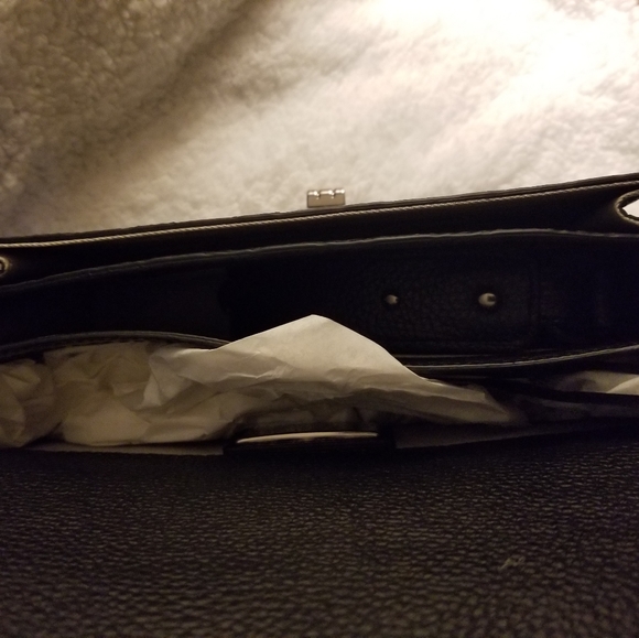 🎀VALENTINO by MARIO VALENTINO Adrienne Logo Leather crossbody bag. Color:Black⚘ - Picture 11 of 16